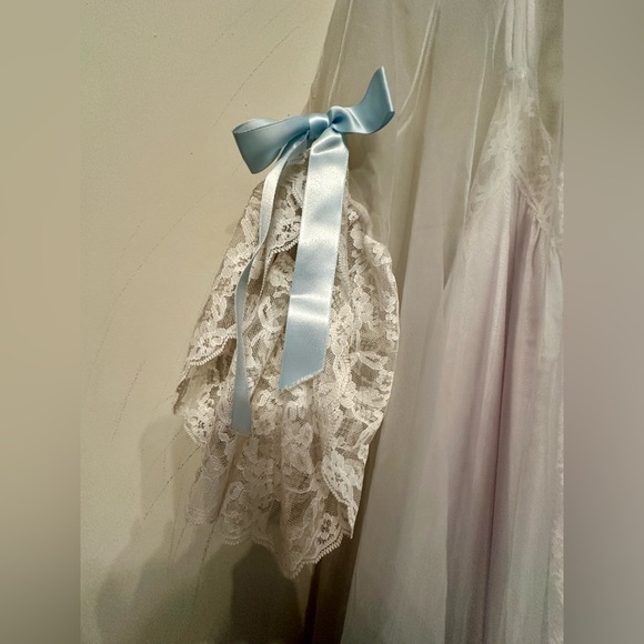 Vintage 70s “Val Mode” Sheer Lace Chemise & Robe with Blue Bow Sleeves Petite - Picture 3 of 7